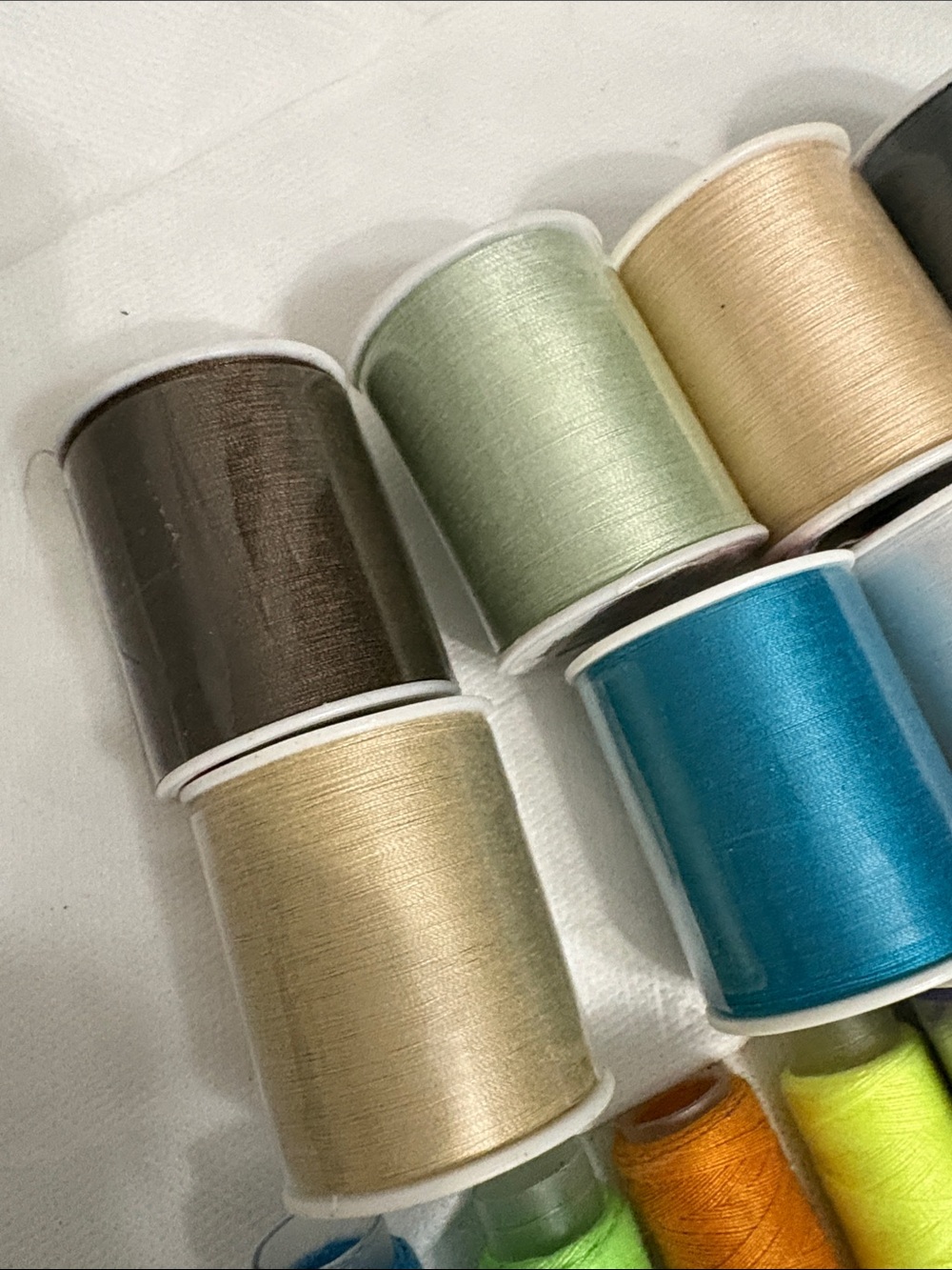 Multicolor Sewing Thread Spool bundle of 23 - Picture 2 of 5